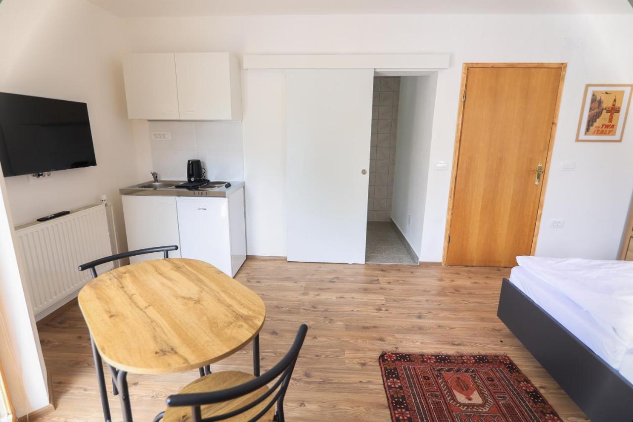 Katrca Bezigrad Apartment *