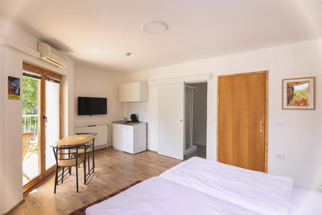 Katrca Bezigrad Apartment *