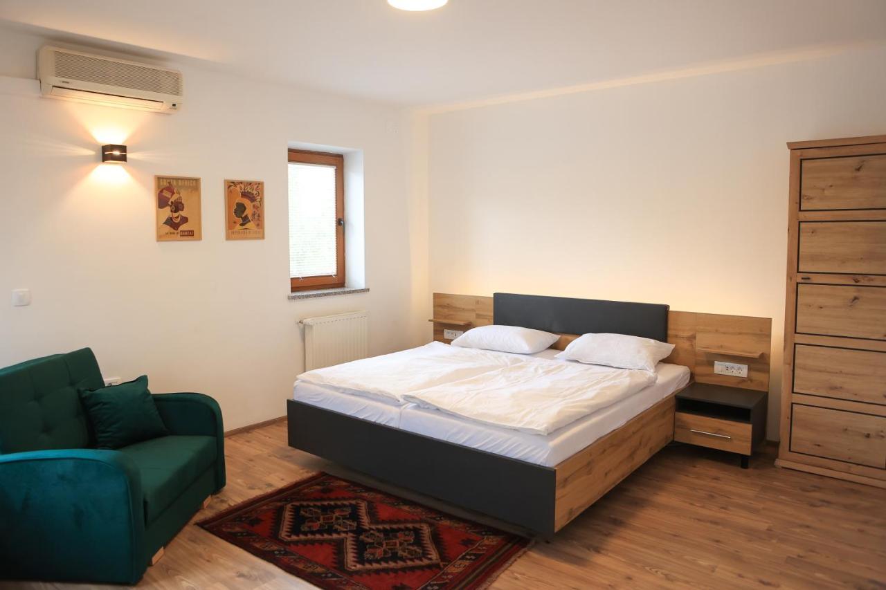 Katrca Bezigrad * Ljubljana